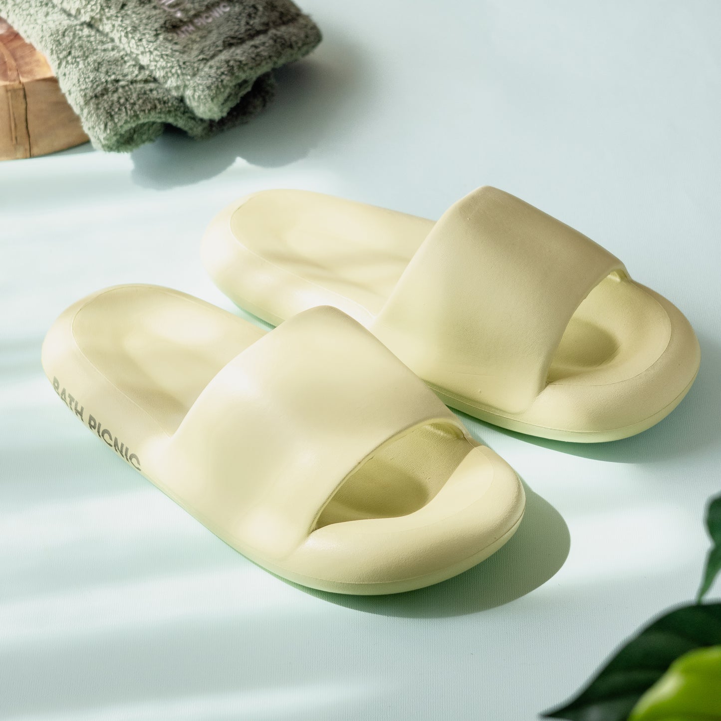 丸洗いできる軽量バスピクサンダル