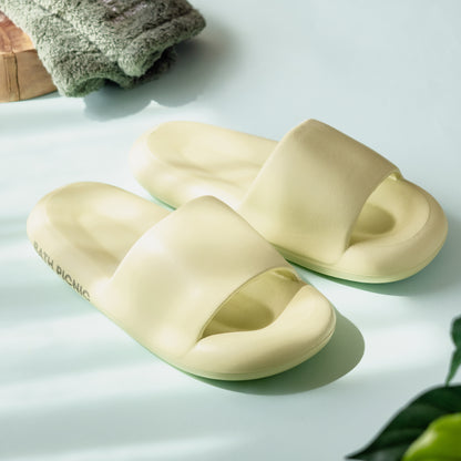 丸洗いできる軽量バスピクサンダル